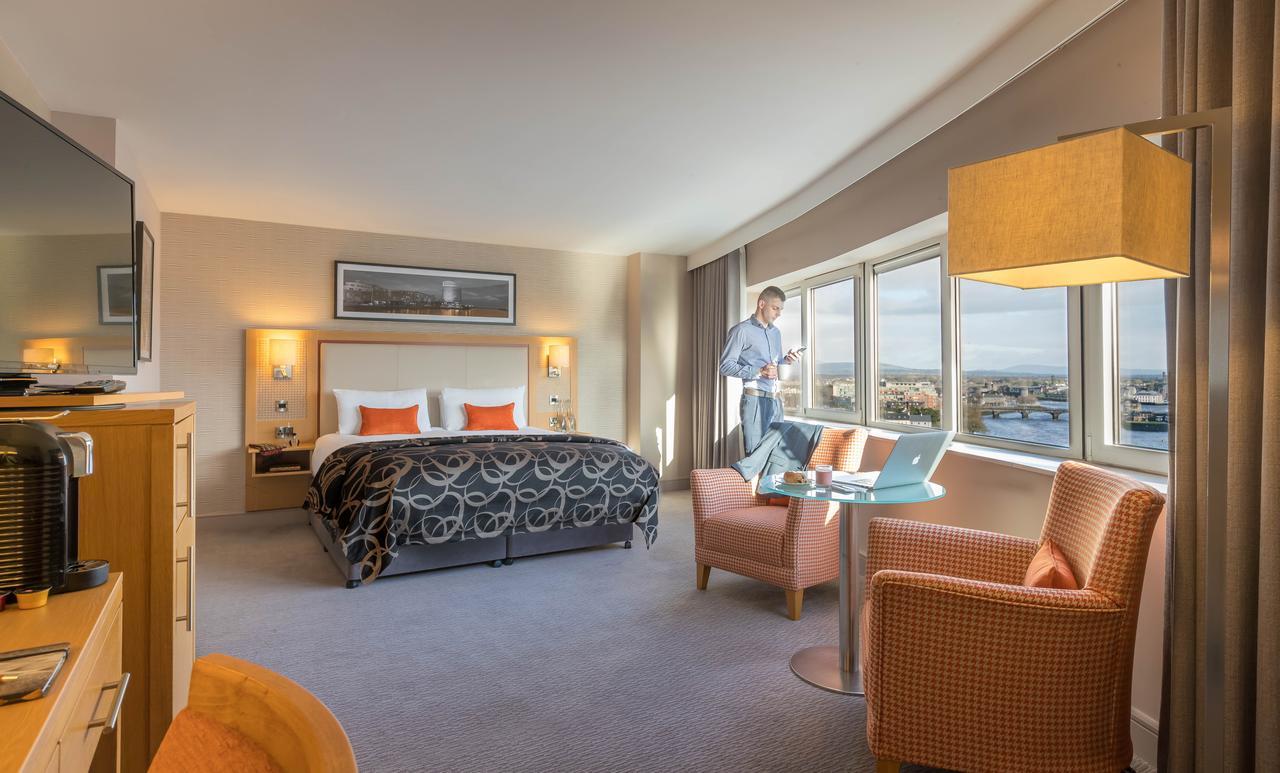 Clayton Hotel Лимерик Экстерьер фото